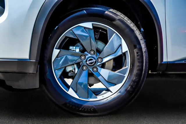 2025 Nissan Rogue SV, photo 35