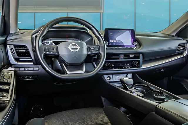 2025 Nissan Rogue SV, photo 11