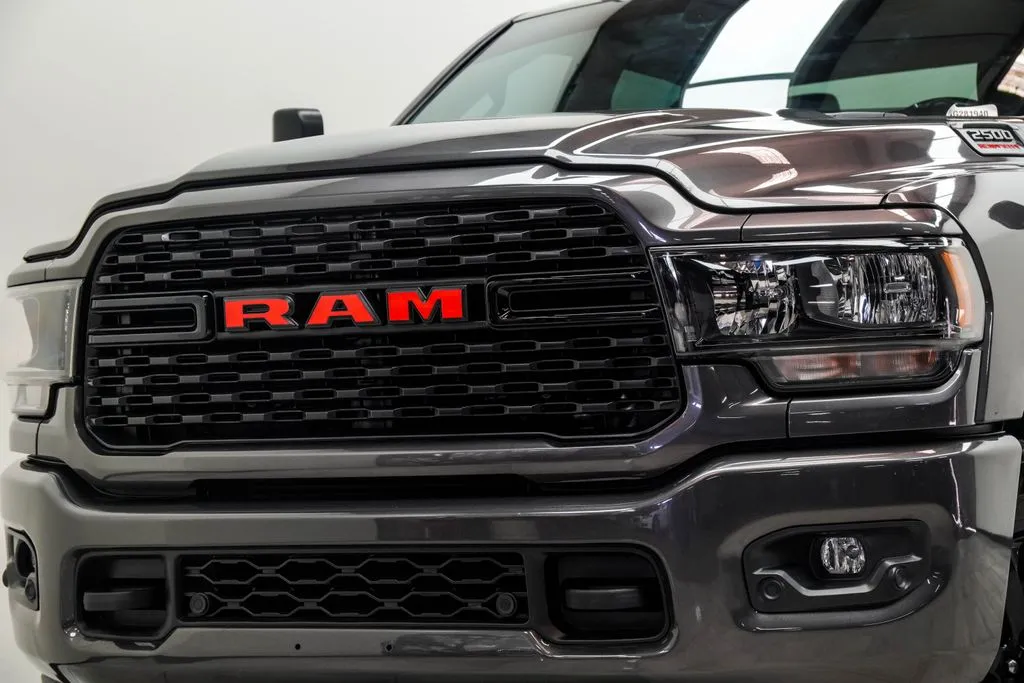 2022 Ram 2500 Big Horn, photo 2