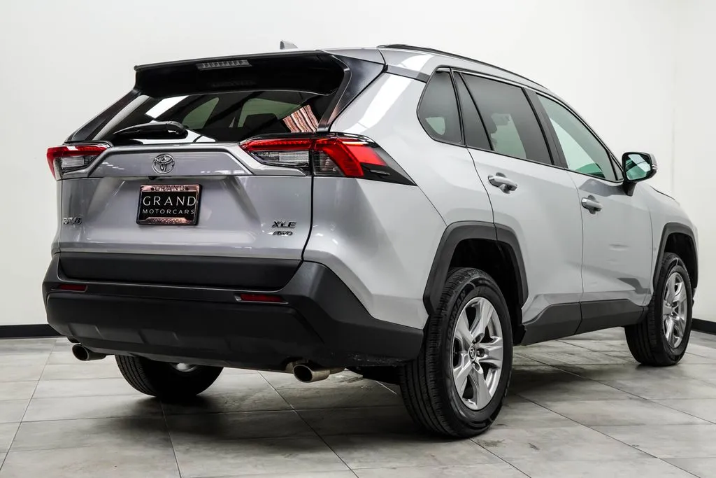 2024 Toyota RAV4 XLE, photo 10