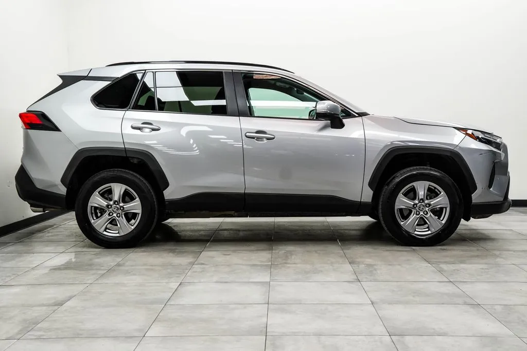 2024 Toyota RAV4 XLE, photo 7