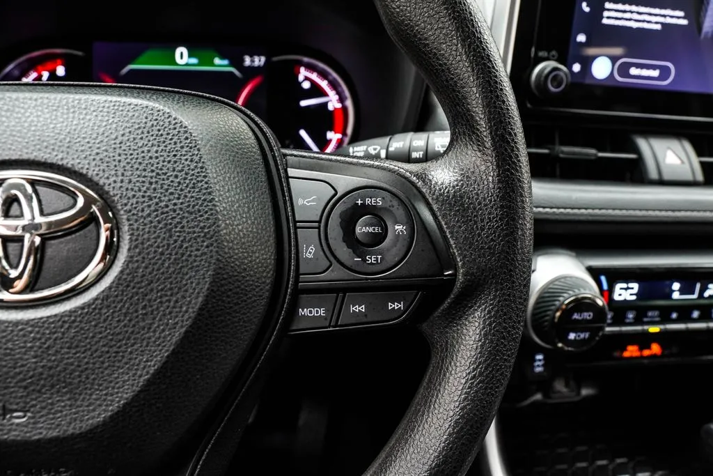 2024 Toyota RAV4 XLE, photo 27