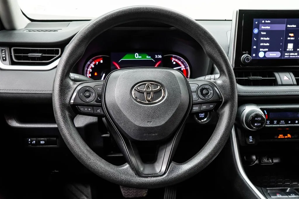 2024 Toyota RAV4 XLE, photo 15