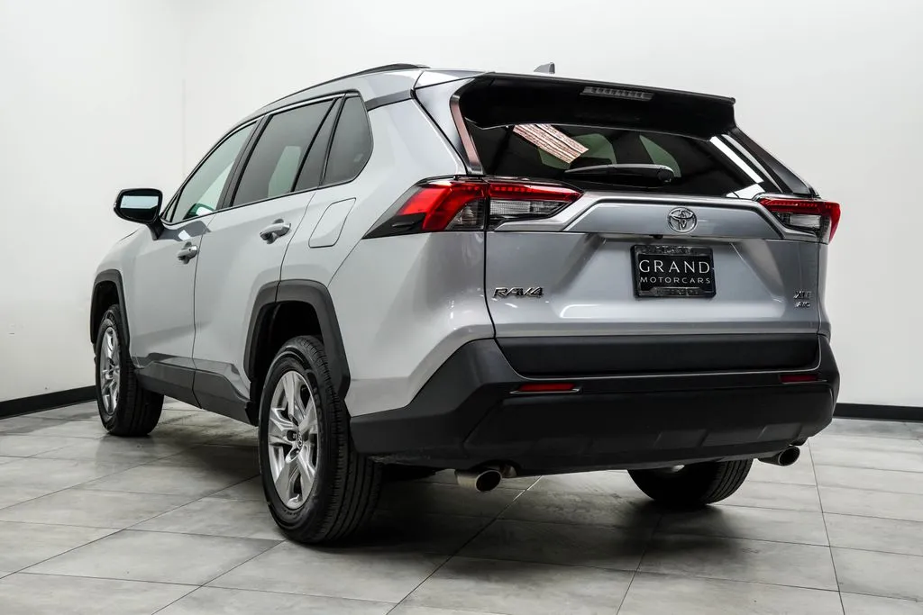 2024 Toyota RAV4 XLE, photo 8