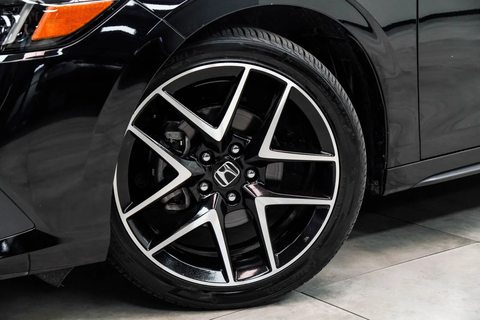 2022 Honda Civic Sport Touring, photo 2