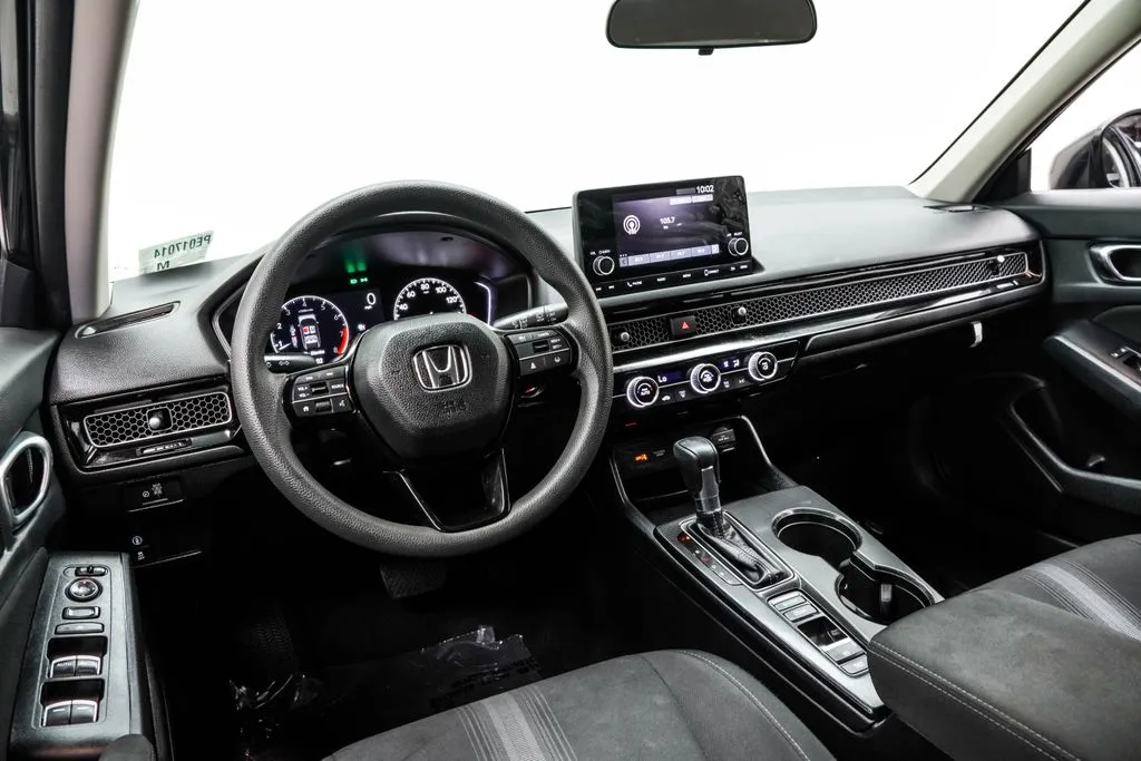 2023 Honda Civic LX, photo 2