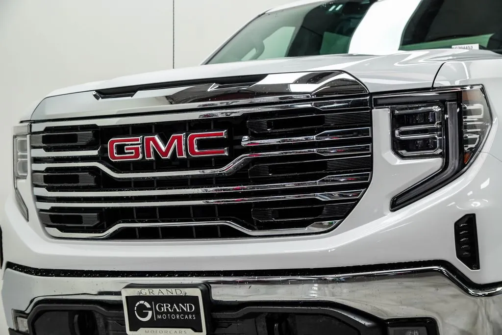 2025 GMC Sierra 1500 SLT, photo 2