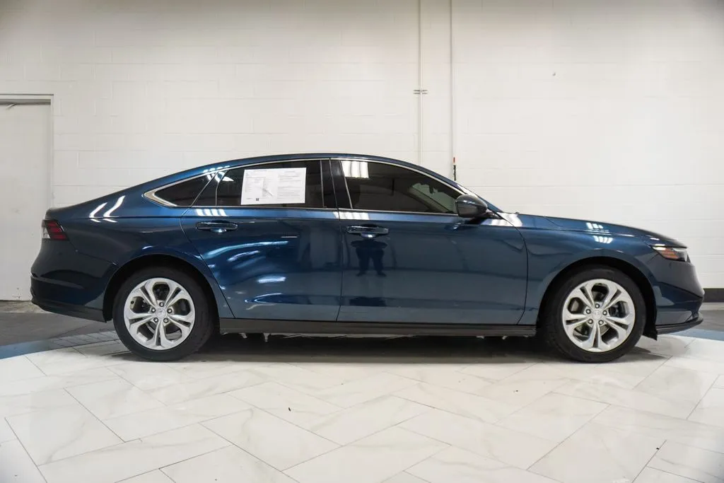 2023 Honda Accord EX, photo 30