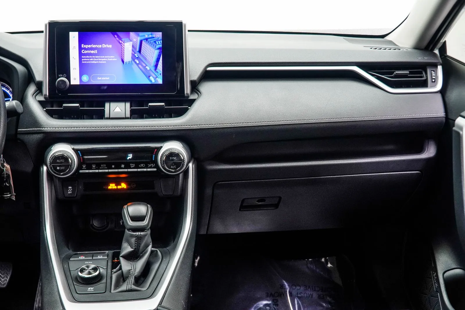 2024 Toyota RAV4 Hybrid LE, photo 17