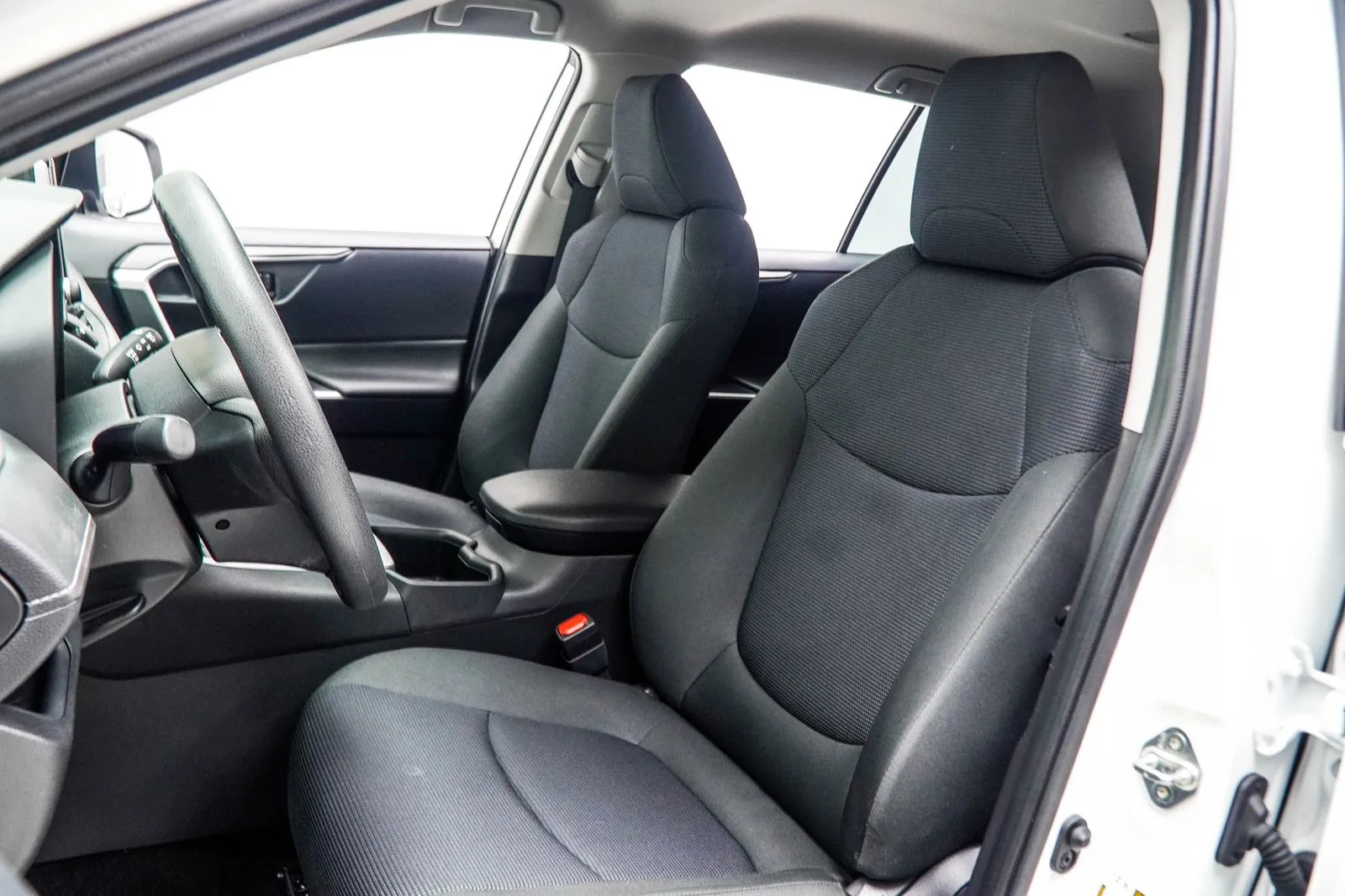 2024 Toyota RAV4 Hybrid LE, photo 33