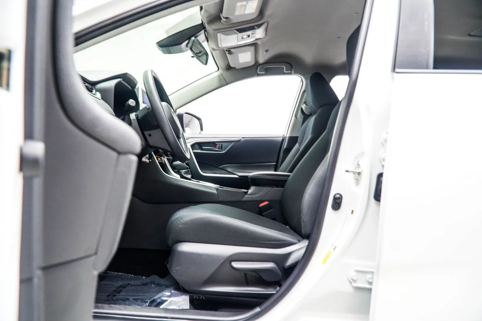 2024 Toyota RAV4 Hybrid LE, photo 34
