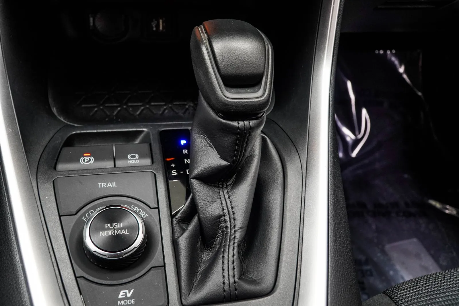 2024 Toyota RAV4 Hybrid LE, photo 21