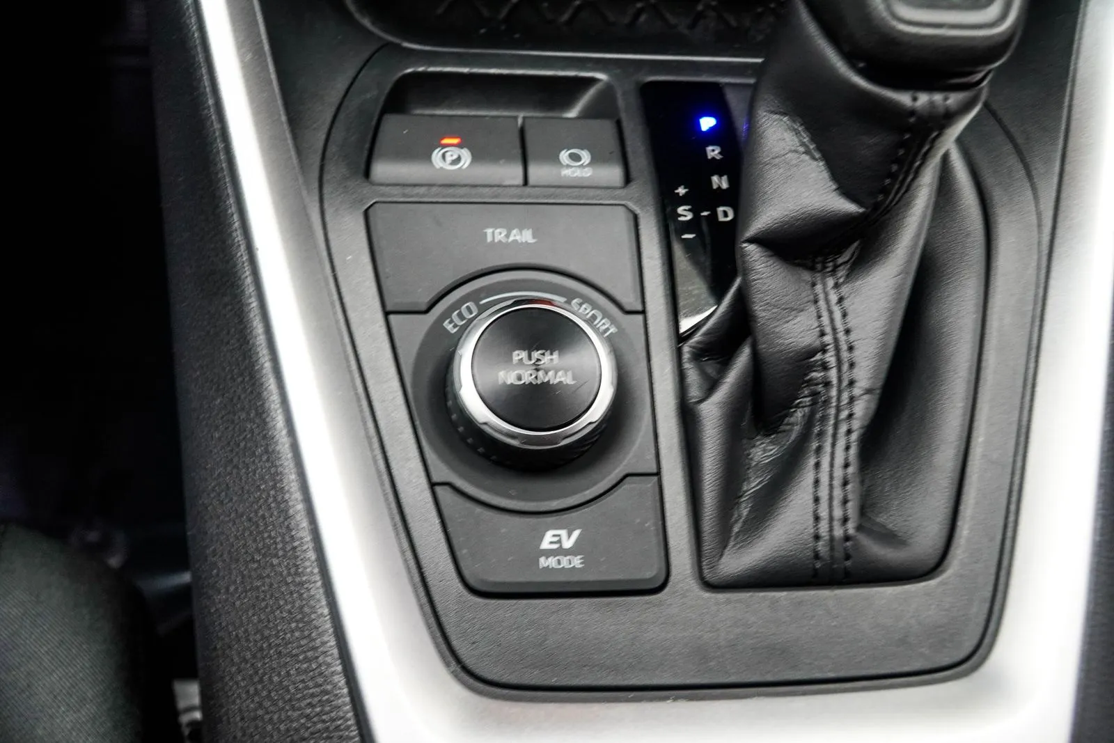 2024 Toyota RAV4 Hybrid LE, photo 20