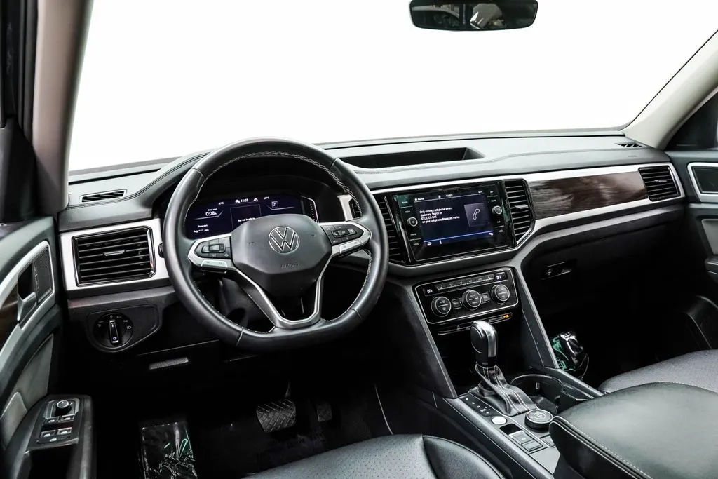 2023 Volkswagen Atlas 3.6L V6 SE w/Technology, photo 3