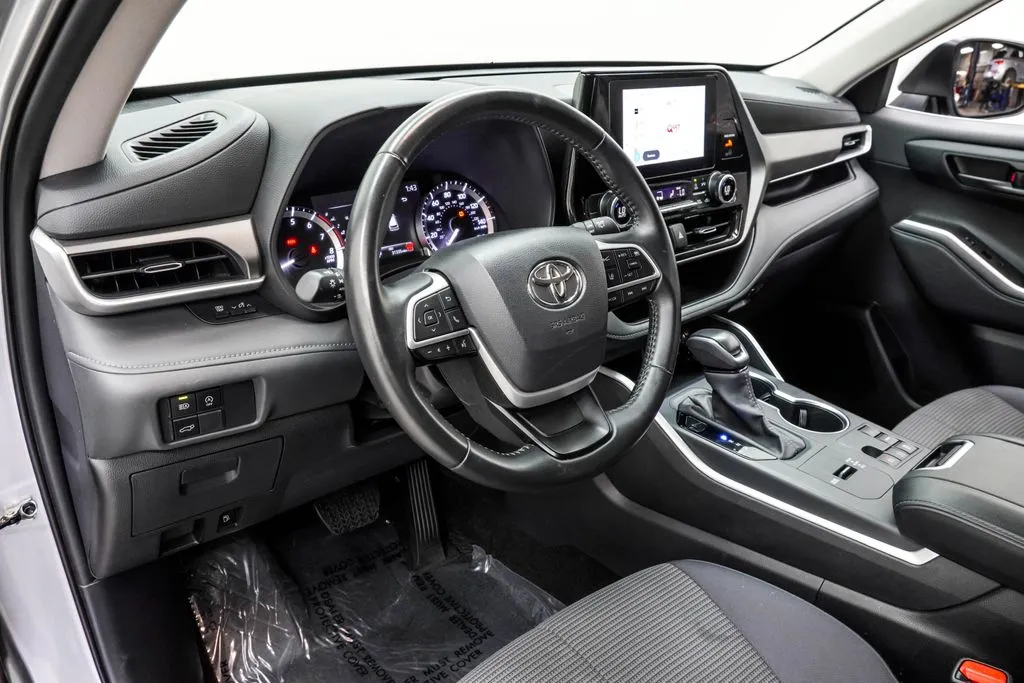 2025 Toyota Highlander LE, photo 19