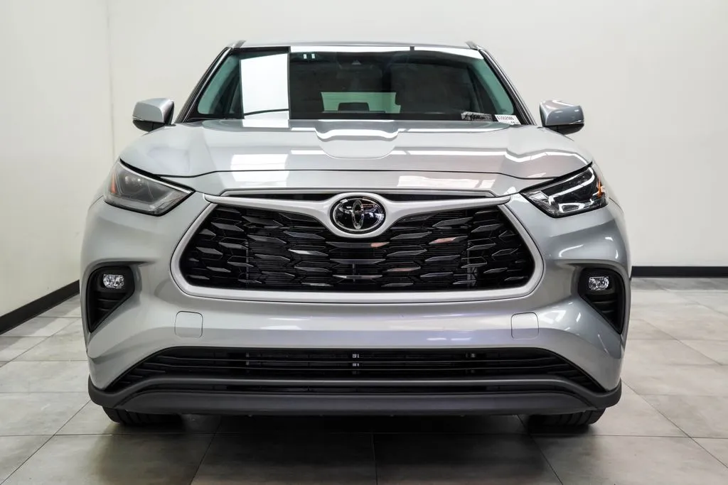 2025 Toyota Highlander LE, photo 5