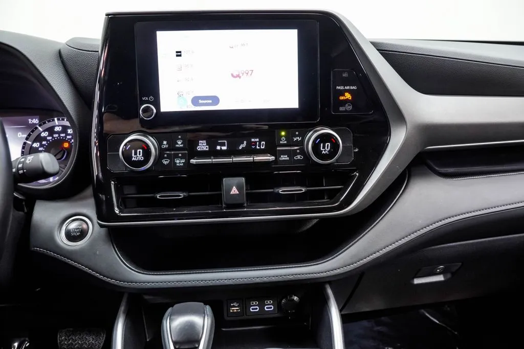 2025 Toyota Highlander LE, photo 25