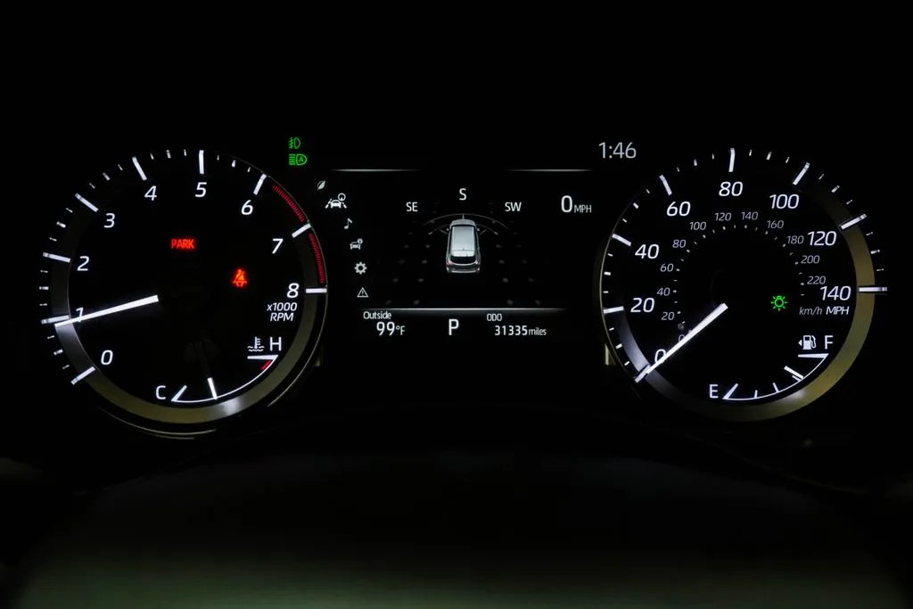 2025 Toyota Highlander LE, photo 32