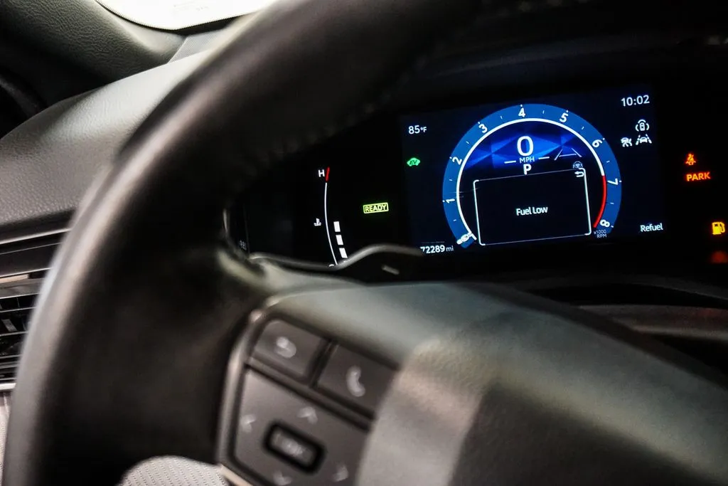 2025 Toyota Camry SE, photo 14