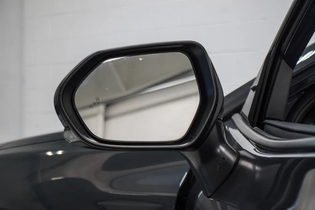 2025 Toyota Camry SE, photo 37