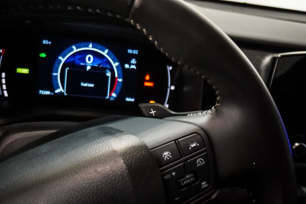 2025 Toyota Camry SE, photo 13