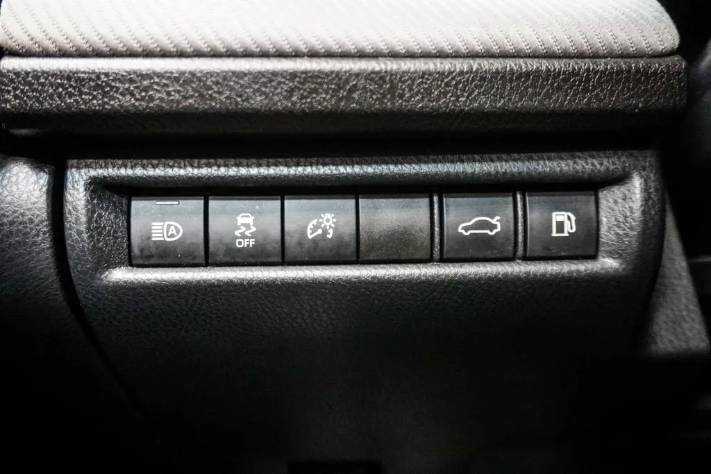 2025 Toyota Camry SE, photo 22