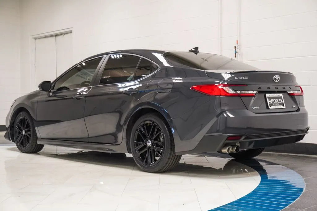 2025 Toyota Camry SE, photo 29