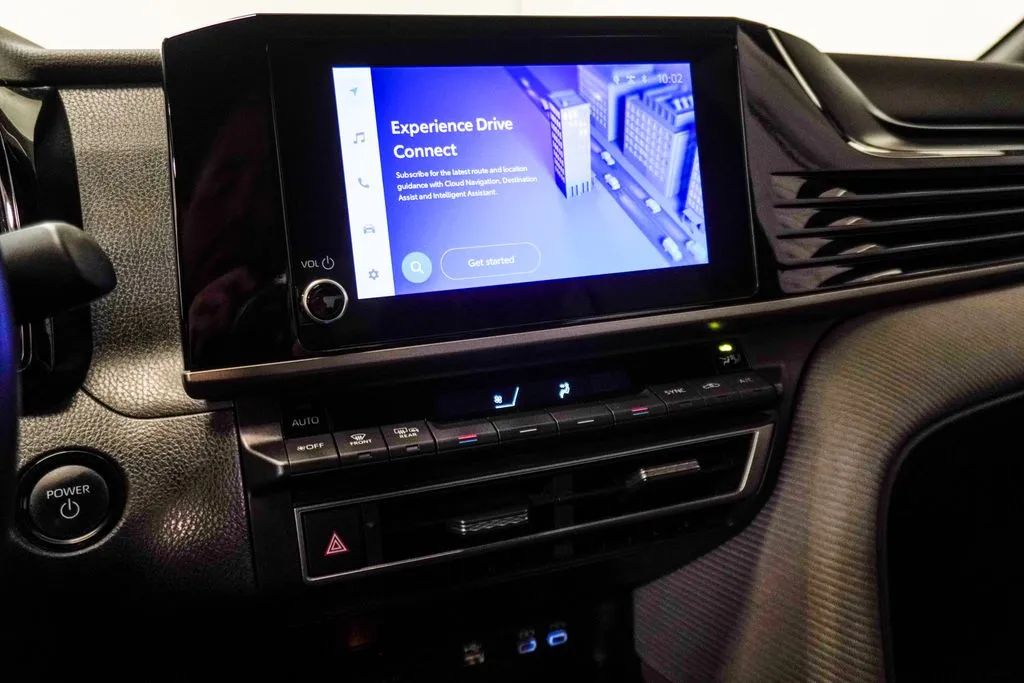 2025 Toyota Camry SE, photo 21