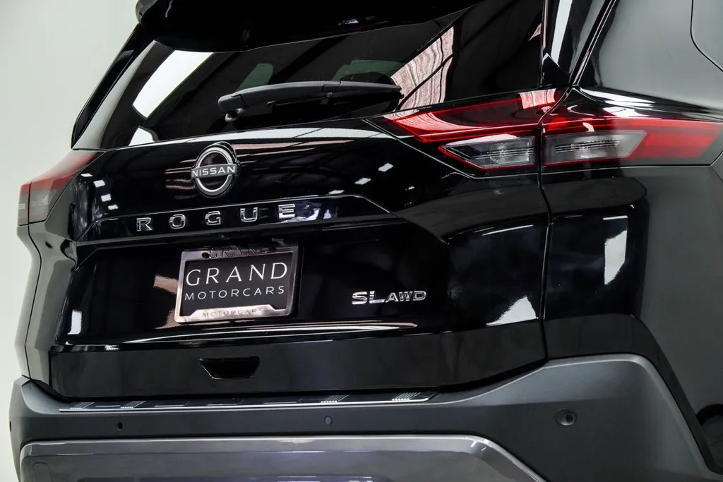 2023 Nissan Rogue SL, photo 13