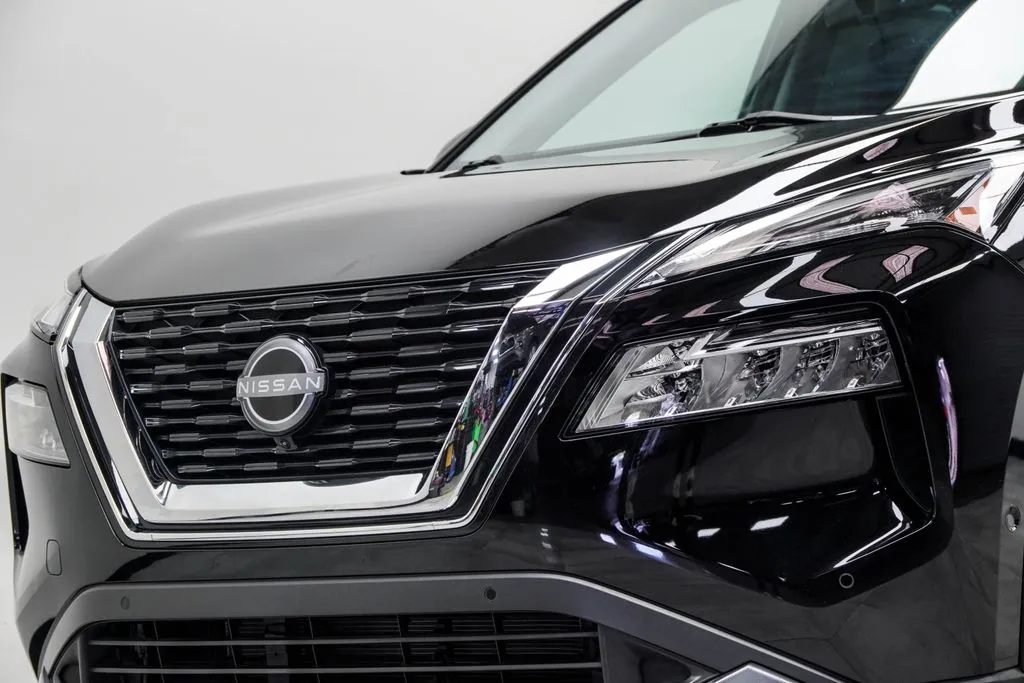 2023 Nissan Rogue SL, photo 2