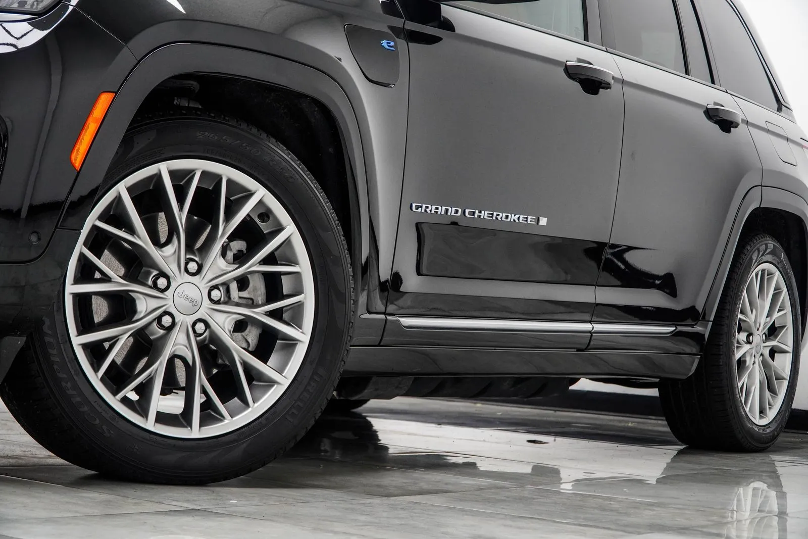 2023 Jeep Grand Cherokee Summit 4xe, photo 1