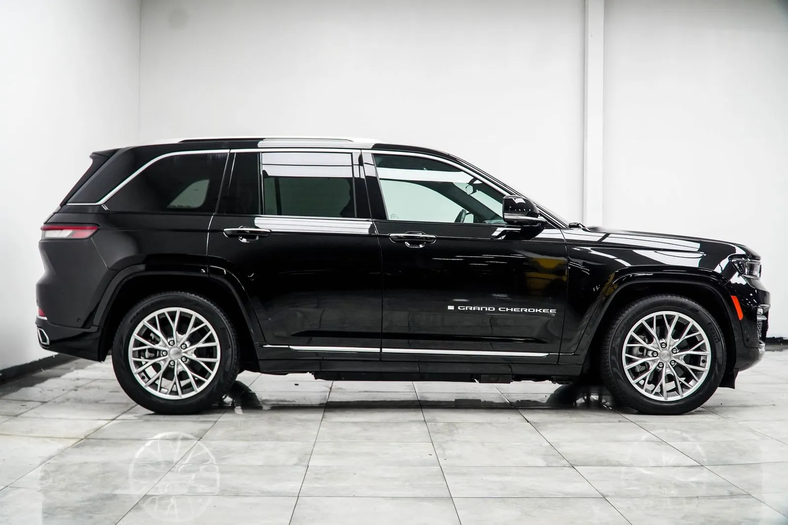 2023 Jeep Grand Cherokee Summit 4xe, photo 4