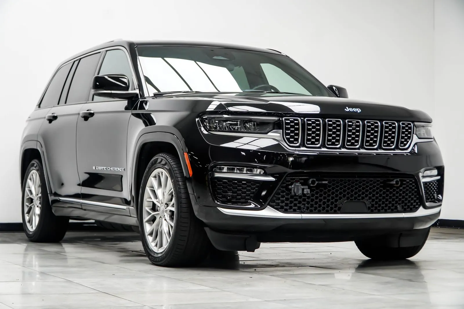 2023 Jeep Grand Cherokee Summit 4xe, photo 2