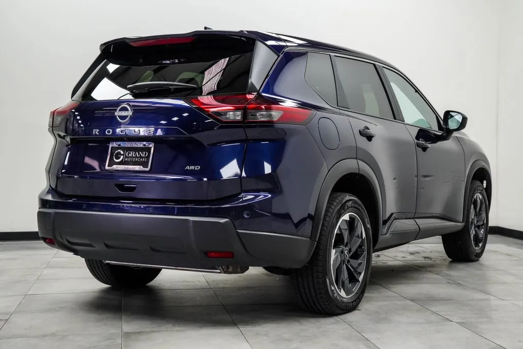 2025 Nissan Rogue SV, photo 12