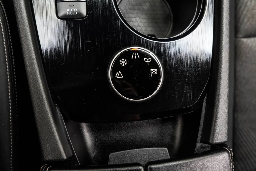2025 Nissan Rogue SV, photo 24