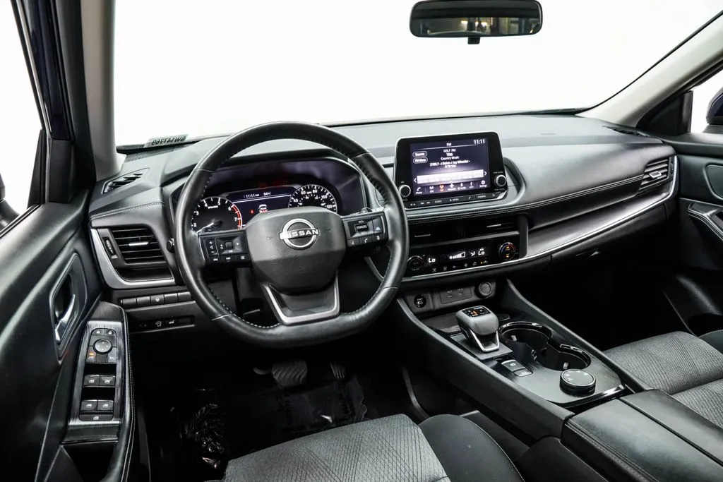 2025 Nissan Rogue SV, photo 20