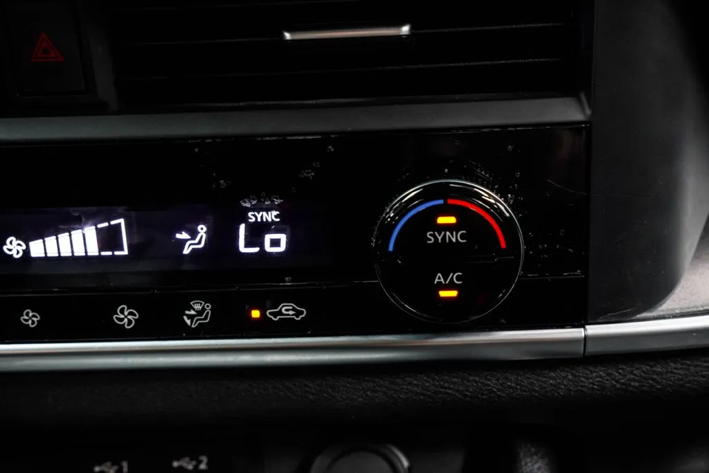2025 Nissan Rogue SV, photo 29