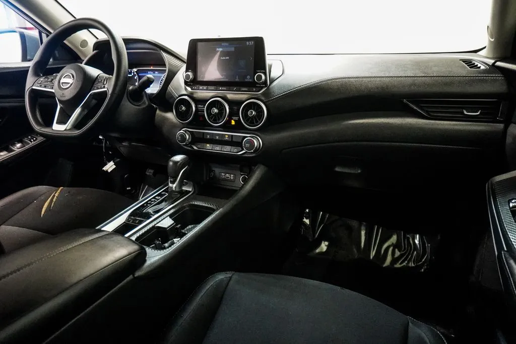 2025 Nissan Sentra SV, photo 6