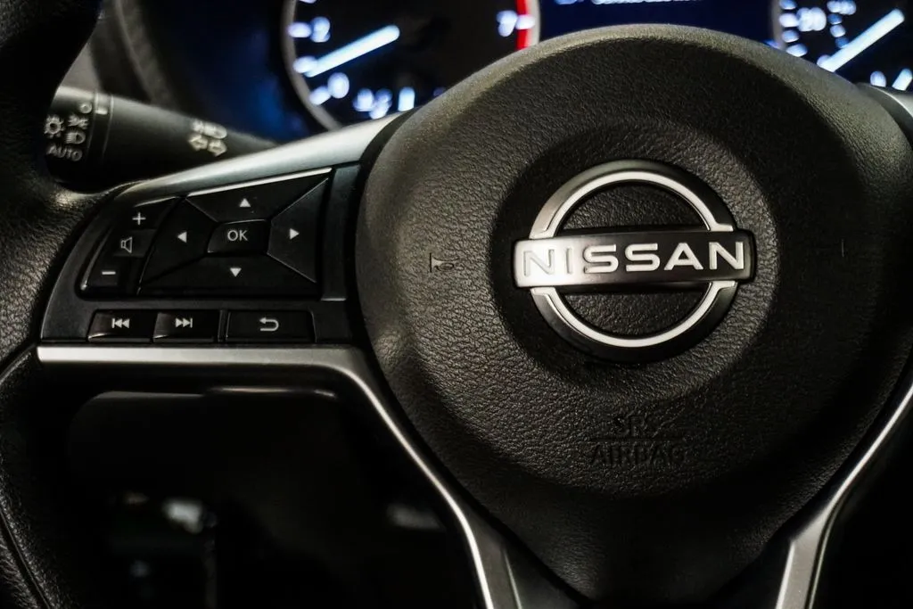 2025 Nissan Sentra SV, photo 11
