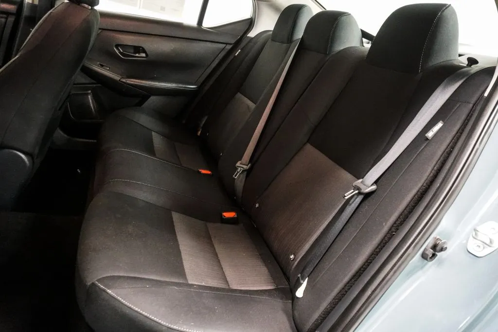 2025 Nissan Sentra SV, photo 4
