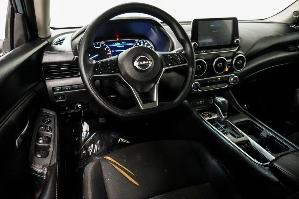 2025 Nissan Sentra SV, photo 8