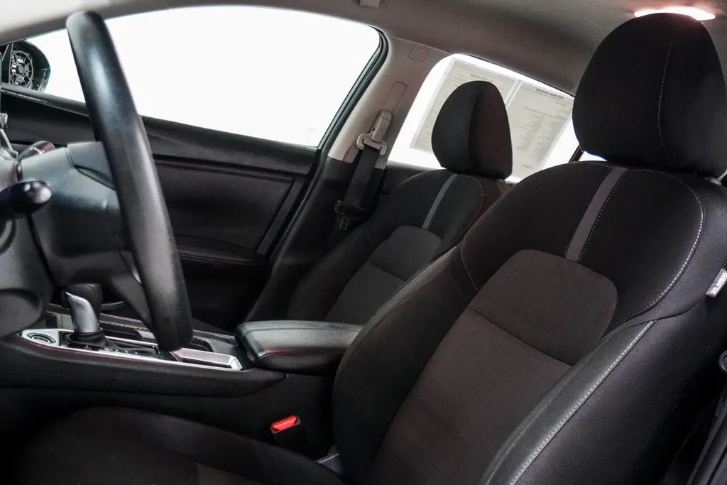 2025 Nissan Sentra SV, photo 3