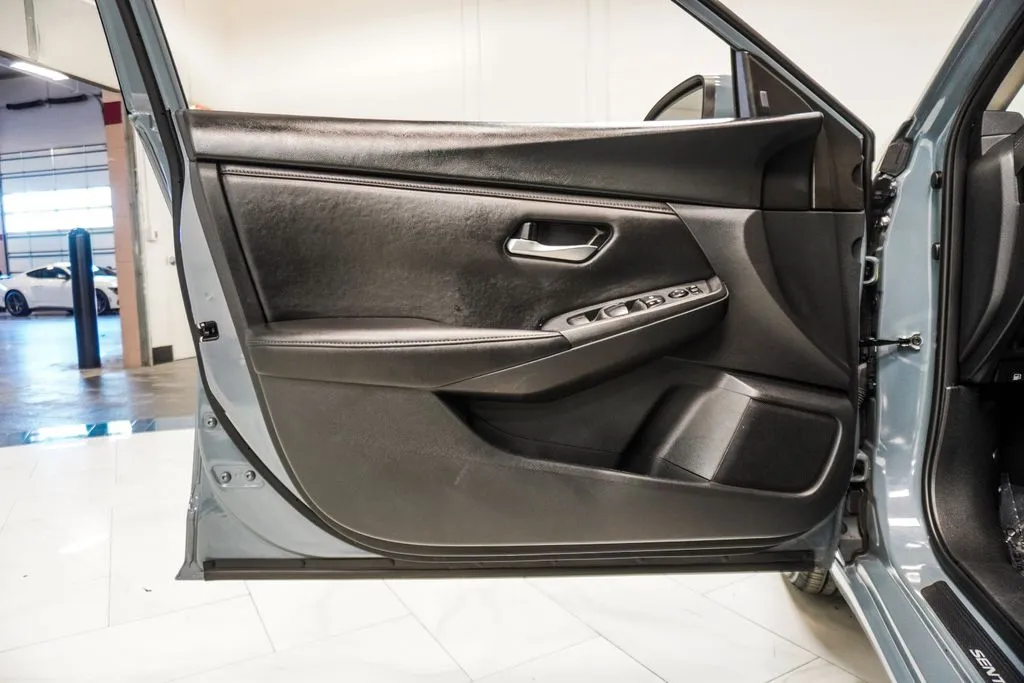 2025 Nissan Sentra SV, photo 12