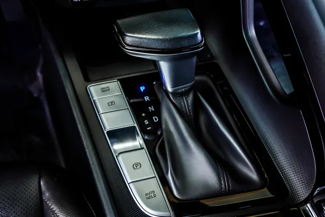 2025 Hyundai Elantra Limited, photo 17