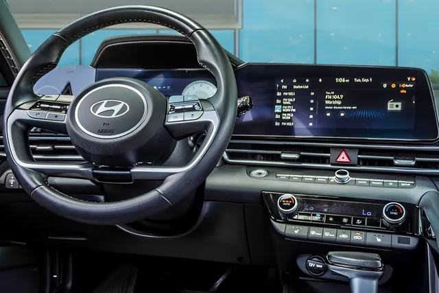 2025 Hyundai Elantra Limited, photo 14