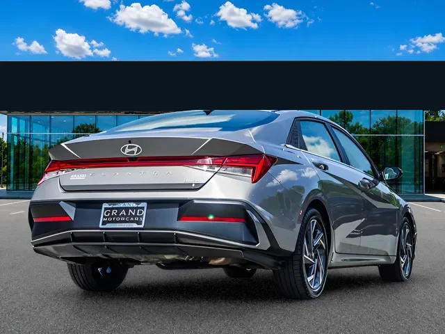 2025 Hyundai Elantra Limited, photo 6