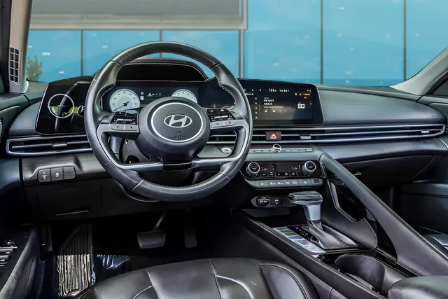 2025 Hyundai Elantra Limited, photo 12