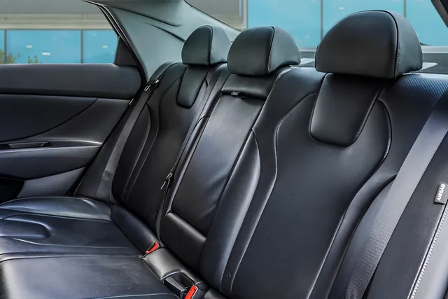 2025 Hyundai Elantra Limited, photo 32