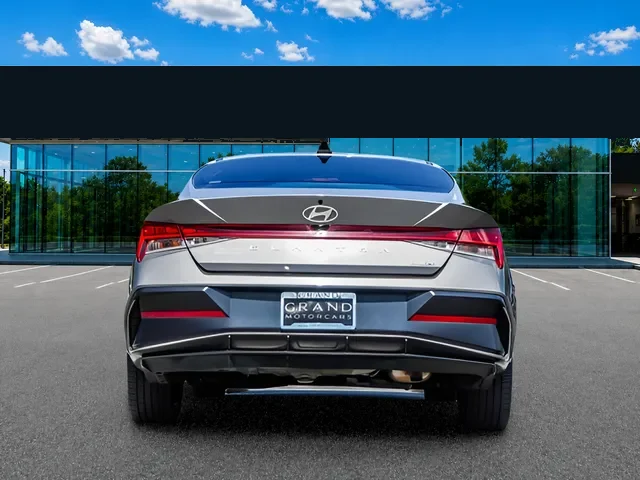 2025 Hyundai Elantra Limited, photo 5