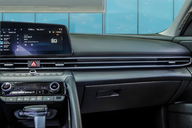 2025 Hyundai Elantra Limited, photo 15